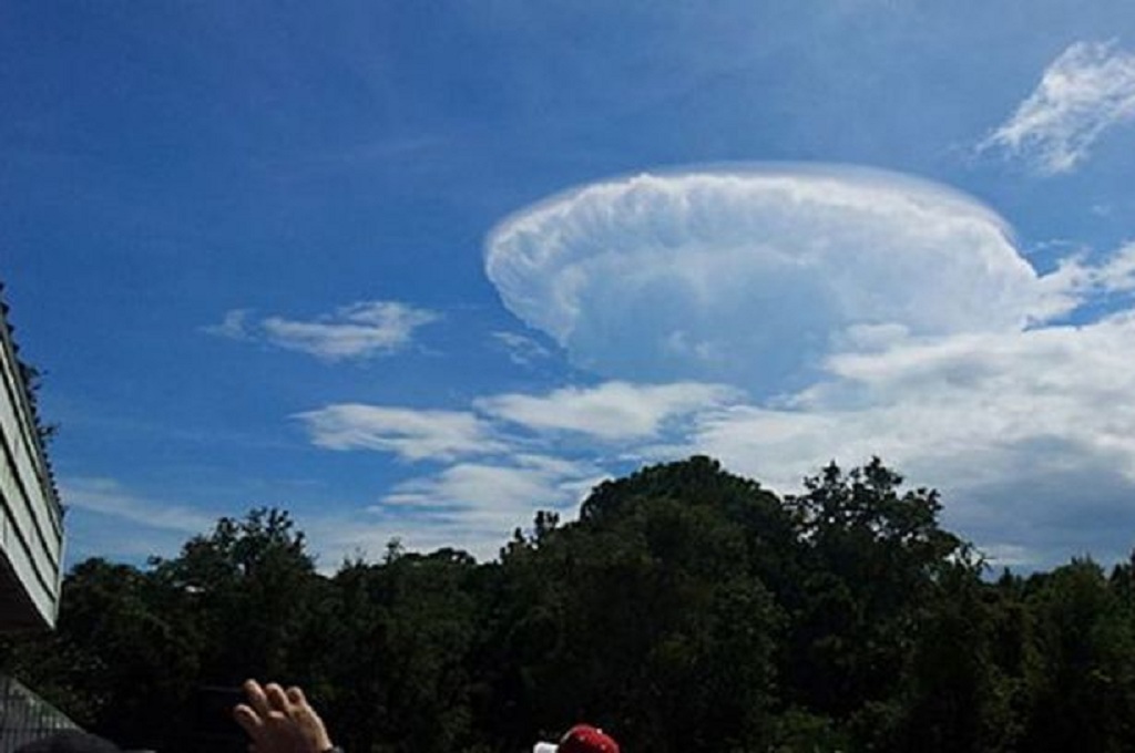 Beberapa Penampakan UFO Di Indonesia